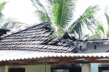 கிளிநொச்சியில் அடையாளம் தெரியாத நபர்களால் வீடு ஒன்றுக்கு தீ வைப்பு - செய்திகளின் தொகுப்பு (Video)