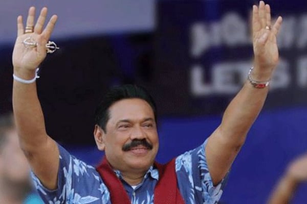 மகிந்தவின் திடீர் மாற்றம் - குழப்பத்தில் அரசியல்வாதிகள் | No Plans To Move From Village Mahinda