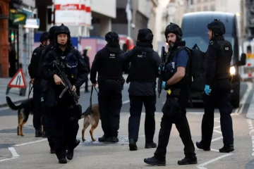 லண்டனில் இளைஞனின் உயிரை பறித்த கத்தி!