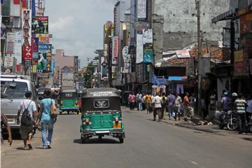 மக்கள் கடைகளை உடைக்கும் நெருக்கடி நிலை உருவாகுமென எச்சரிக்கை