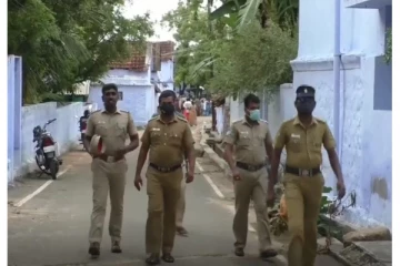 இரு பிரிவினரிடையே மோதல் - 11 பேர் மீது வழக்குப்பதிவு செய்த போலீஸார்