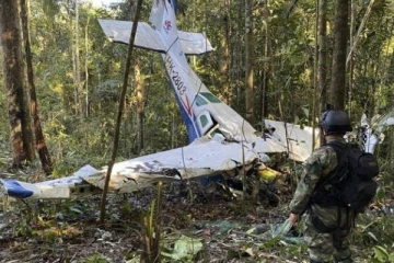 பிரான்ஸில் விபத்துக்குள்ளான விமானம்: 2 இராணுவ வீரர்கள் உட்பட 3 பேர் பலி