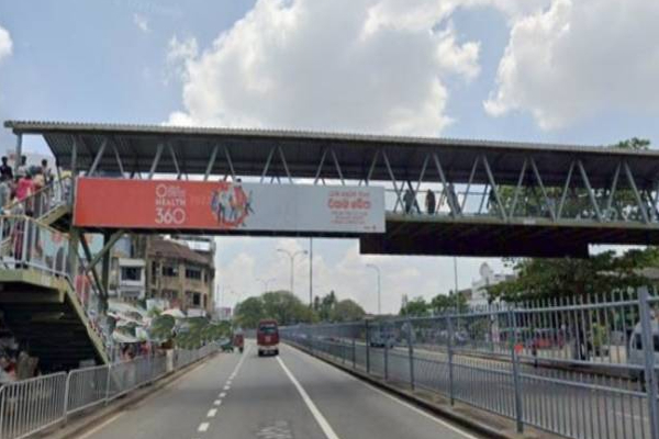 உயிர் பயத்தில் கோட்டை மேம்பாலத்தில் பயணிக்கும் மக்கள்! | Fort Flyover In Critical Condition Peoples Fear