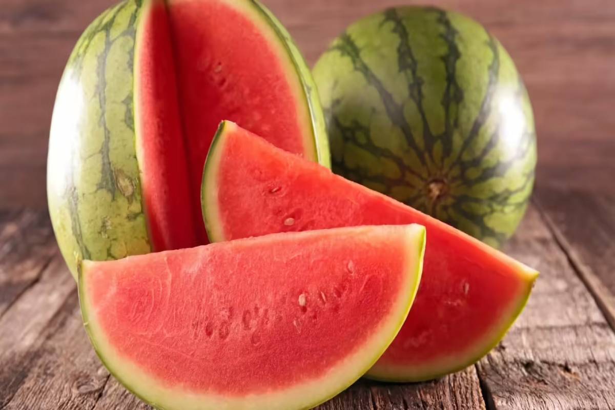 இனிப்பான நல்ல தர்பூசணி பழத்தை எப்படி பார்த்து வாங்குவது? | Things Consider When Buying Watermelon Red Sweet