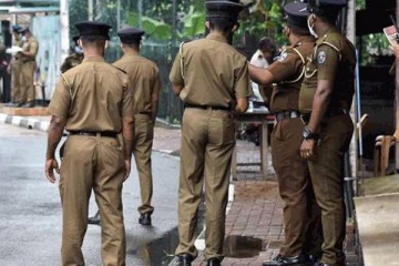 யாழில் பொலிஸாரின் கடமைக்கு இடையூரு விளைவித்த நபருக்கு ஏற்பட்ட நிலை!