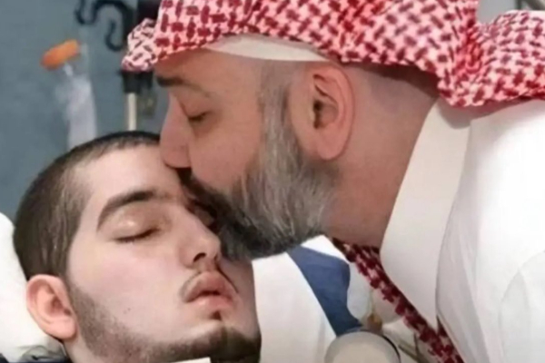 20 ஆண்டுகளாக கோமாவில் இருந்த தூங்கும் இளவரசர் காலமானார் | Saudi Sleeping Prince Dies After 20 Year Coma