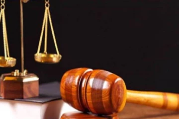 இளம்பெண்ணின் பாலியல் வழக்கில் அநீதி இழைத்த நீதிபதிகள்....ஆத்திரமடைந்த பொதுமக்கள்