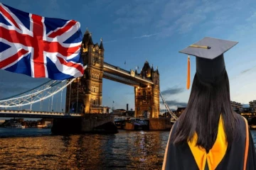 பிரித்தானியாவில் இலங்கை மாணவியின் பட்டம் பெறும் கனவு சிதைந்தது ; மாணவியின் வேதனை குரல்