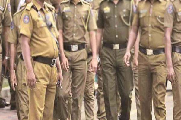 களுத்துறை குற்றத்தடுப்பு பிரிவு அதிரடி நடவடிக்கை ; துப்பாக்கிச்சூட்டுக்கு உதவிய இருவர் கைது | Two Arrested Aiding And Abetting Kalutara Shooting களுத்துறை குற்றத்தடுப்பு பிரிவு அதிரடி நடவடிக்கை ; துப்பாக்கிச்சூட்டுக்கு உதவிய இருவர் கைது | Two Arrested Aiding And Abetting Kalutara Shooting