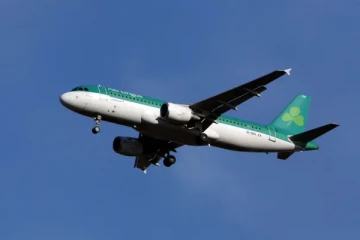 திடீரென வேறு இடத்துக்குத் திருப்பி விடப்பட்ட விமானம்: பயணிகளை திகிலடையவைத்த காரணம்