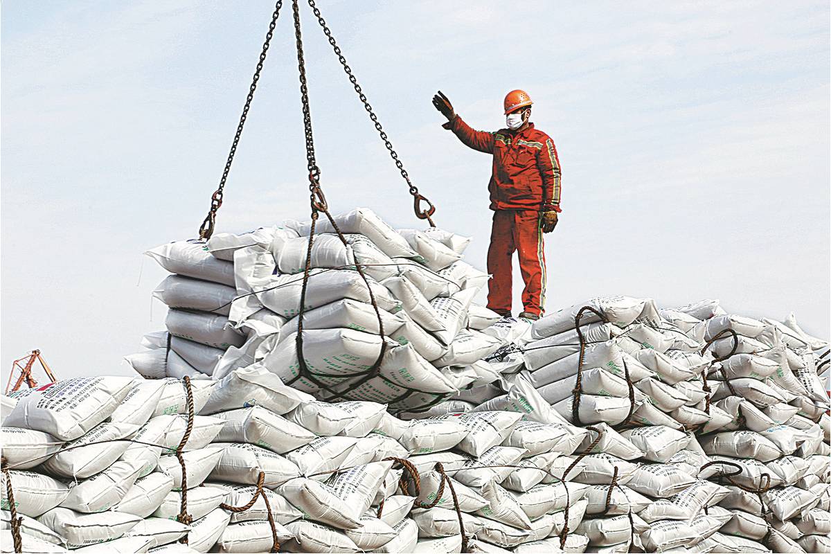 ஹார்முஸ் நீரிணை முடக்கத்தால் பல நாடுகளுக்கு பேரிடியாக மாறப்போகும் இன்னொரு விடயம் | Hormuz Blockage Vital Commodity