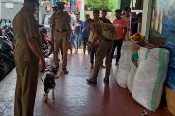 யாழின் முக்கிய பிரதேசமொன்றில் பொலிஸார் அதிரடி !(Photos)