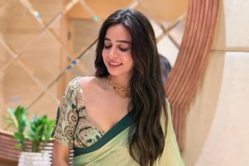 பிக் பாஸ் திவ்யா கணேஷ் சேலையில் அழகிய போட்டோஷூட்