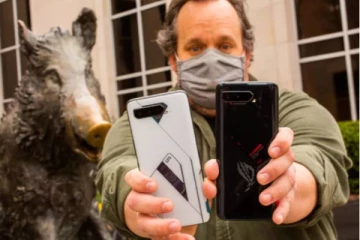 கேம் பிரியர்களுக்காக அட்டகாசமான லுக்கில் வெளிவரப்போகும் Asus Rog Phone 5