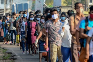 வரிசை யுகத்தால் இலங்கையர்கள் பெரும் அவதி - எதிரணி சுட்டிக்காட்டு