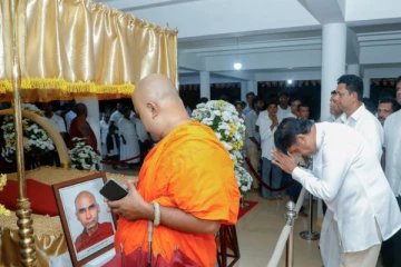 கேபிள் கார் விபத்தில் உயிரிழந்த பிக்குகளுக்கு சஜித் அஞ்சலி