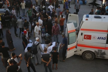 காசாவில் இஸ்ரேல் வான்வழி தாக்குதல் நடத்தியதில் 16 பேர் உயிரிழப்பு