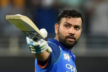 ஆளே அடையாளம் தெரியாமல் மாறிய ரோகித் சர்மா - என்ன ஆச்சு அவருக்கு?