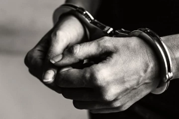 ජනපතිගේ නිවසට අයුතු ලෙස ඇතුල් වූ පුද්ගලයෙක්ට සිදු වූ දේ..