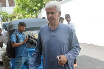 ගෙදරම මැරිලා හිටපු කපිලගේ මරණය ගැන පොලිසිය හිටපු ක්‍රිකට් ක්‍රීඩක අරවින්දගෙන් ප්‍රකාශ ගයි