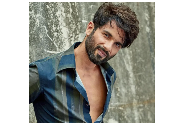 பீஸ்ட் படத்துடன் மோதும் நடிகர், விஜய்யின் தீவிர ரசிகராம் ! அவரே சொன்ன விஷயம்.. | Shaid Kapoor Actor Vijay