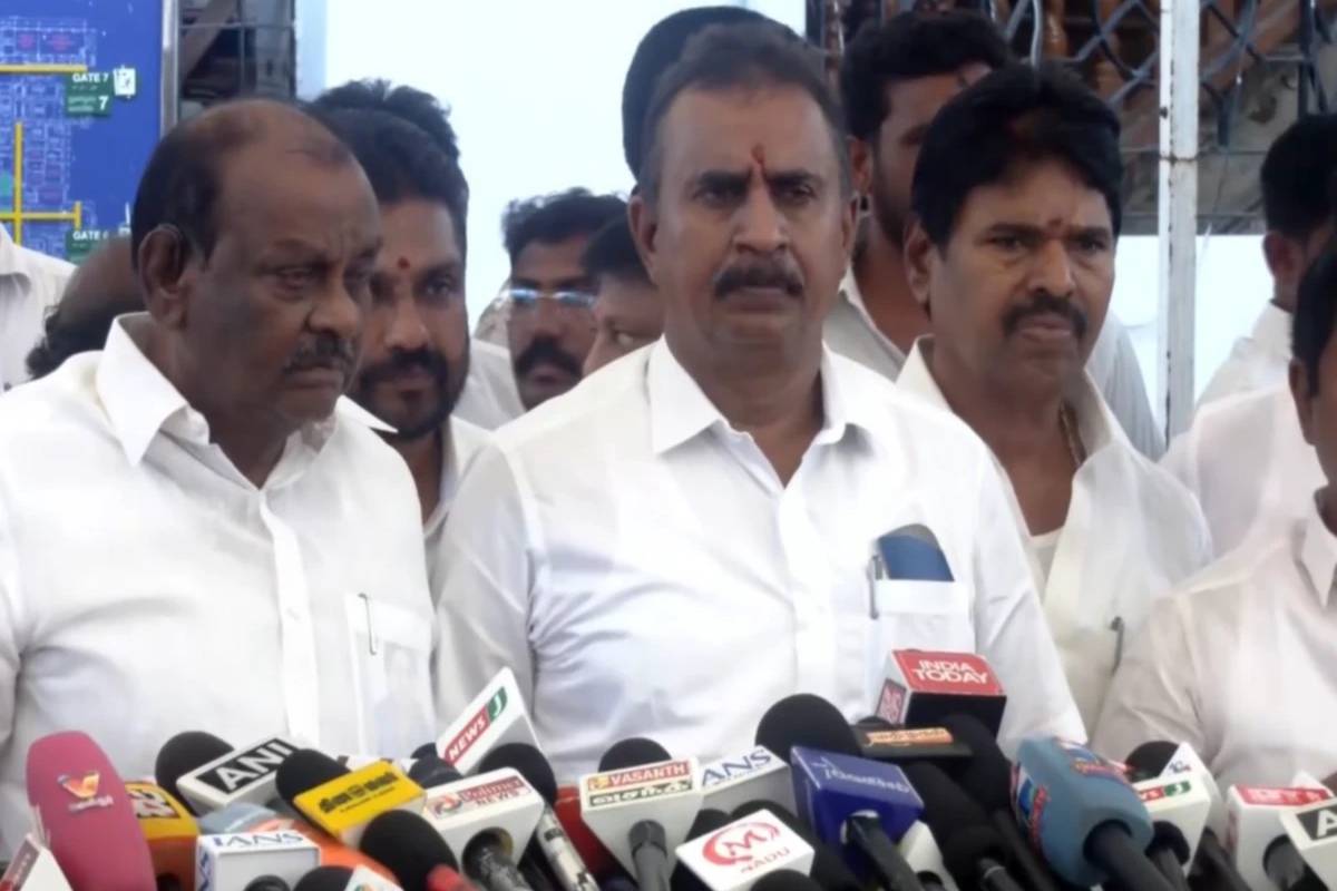 தவெகவில் இணைந்த 4 அதிமுக முன்னாள் அமைச்சர்கள் - யார் யாரெல்லாம்? | Admk Ex Ministers Dmk Mla S Joined In Tvk