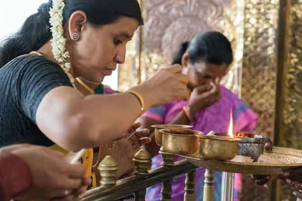 கோவிலில் இருந்து கொண்டு வரும் இந்த பொருட்களை யாருக்குமே கொடுக்க கூடாதாம் | Temple Should Not Be Given To Anyone