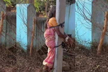 தாய் செய்த செயல் - மின்கம்பத்தில் கட்டிவைத்து கொடூரமாக தாக்கிய மகன்!