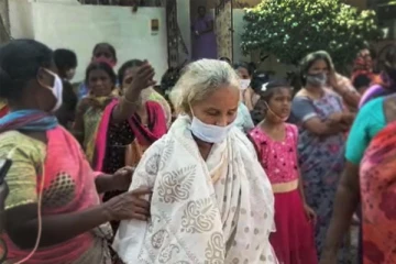 கொரோனாவால் உயிரழந்ததாக புதைக்கப்பட்டவர் உயிரோடு திரும்பியதால் பரபரப்பு