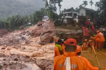 இந்திய கேரளாவில் பயங்கரம் : மண்ணுக்குள் புதையுண்ட 123 பேர்