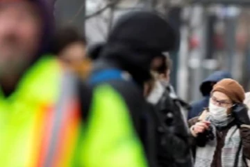 கனடாவில் கடந்த 24 மணித்தியாலத்தில் 7,982பேருக்கு தொற்று; 38பேர் பலி