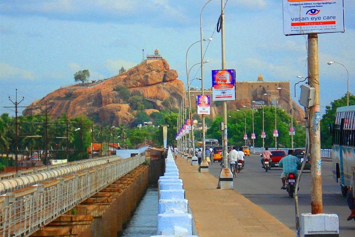 தமிழகத்தின் மையப்பகுதியில் இருக்கும் மாவட்டம்.., எது தெரியுமா? | Which District Is In The Center Of Tamil Nadu