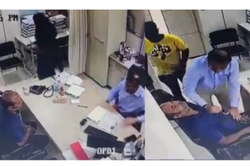 நோயாளிக்கு திடீரென மாரடைப்பு…வேகமாக ஓடி வந்து காப்பாற்றிய மருத்துவர் - வைரலாகும் வீடியோ