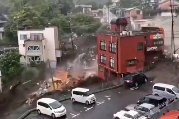 ஜப்பானின் திடீரென நிலச்சரிவு: உயிருடன் புதைந்து போன மக்கள்! அதிர்ச்சி சம்பவம்