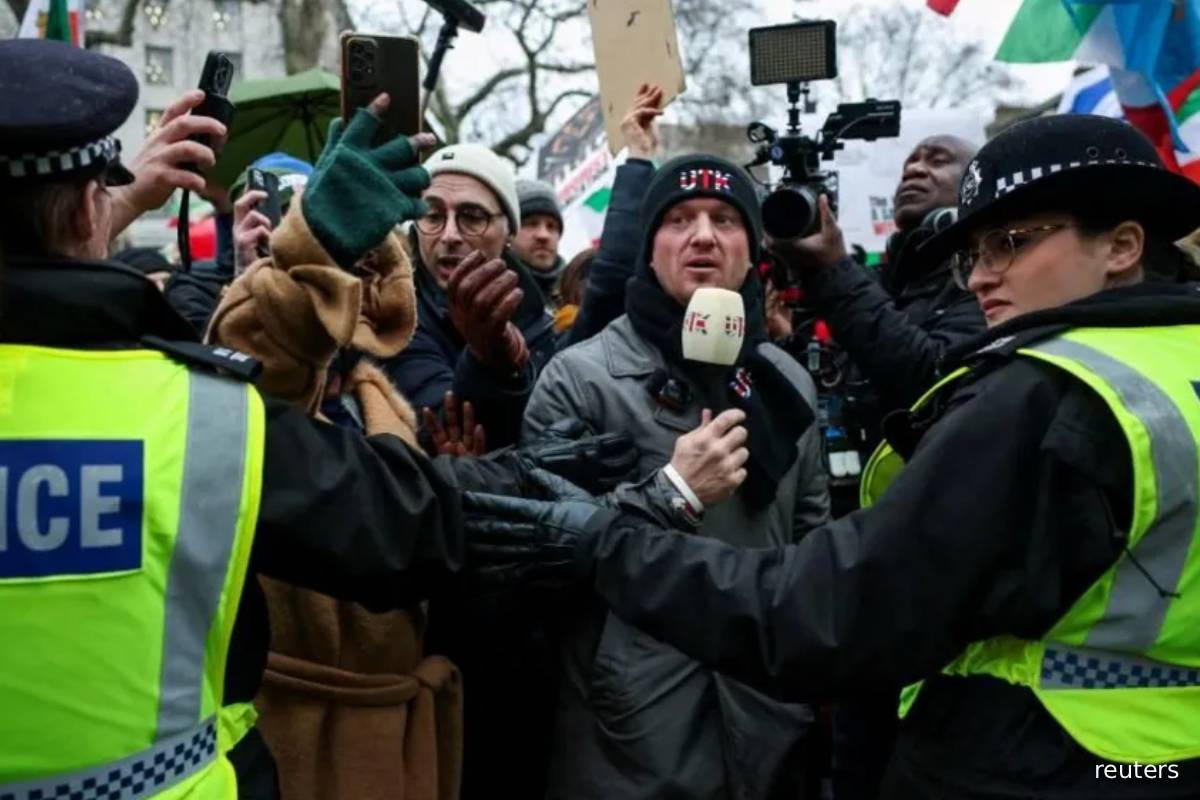 லண்டனில் ஆர்ப்பாட்டம்... ஆயிரக்கணக்கான பொலிஸார் குவிப்பு | London Protests Officers Deployed