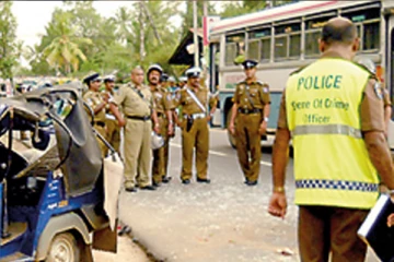 முச்சக்கரவண்டி, மோட்டார் சைக்கிள் நேருக்கு நேர் மோதி விபத்து - இளைஞர் பலி