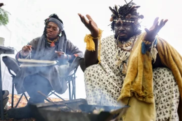 பிரித்தானிய காடொன்றில் கைது செய்யப்பட்ட பழங்குடியின மன்னர்