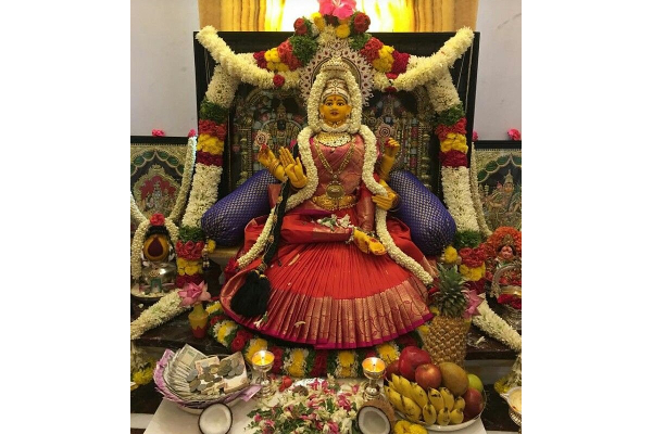 செல்வத்தை தரும் வரலட்சுமி விரதம் இன்று; பெண்கள் கடைப்பிடிக்கவேண்டிய மிகவும்  முக்கியமான நோன்பு | Wealth Giving Varalakshmi Fast Today