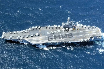 அந்த பயம்... ஒன்றரை மடங்கு அதிக தூரம் பயணித்த அமெரிக்காவின் சக்திவாய்ந்த போர்க்கப்பல்