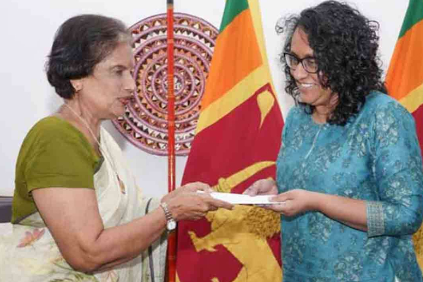 அனர்த்த நிவாரணத்திற்கு 250 மில்லியன் ரூபாய் நிதியுதவி செய்த சந்திரிகா | Chandrika Donat 250 Million Rupees Disaster Relief அனர்த்த நிவாரணத்திற்கு 250 மில்லியன் ரூபாய் நிதியுதவி செய்த சந்திரிகா | Chandrika Donat 250 Million Rupees Disaster Relief