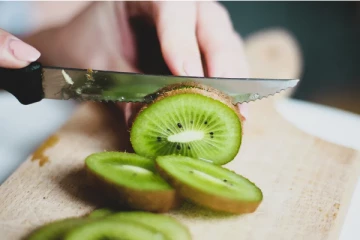 புற்றுநோயை தடுக்கும் கிவி.. தினமும் 2 பழம் சாப்பிட்டு பாருங்க