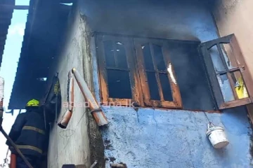 மருதானையில் இரு வீடுகளில் திடீர் தீ விபத்து