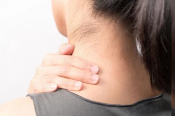 கழுத்து கருமையா இருக்கு என்ற கவலையா? இதெல்லாம் செய்திடுங்கள்