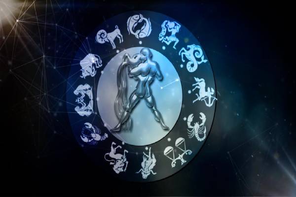 இந்த ராசி ஆண்கள் வயதில் மூத்த பெண்களை தான் காதலிப்பார்களாம்... ஏன்னு தெரியுமா? | Which Zodiac Signs Men Are Likes Senior Partner