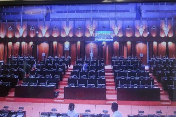 கொழும்பில் கட்சி தாவல்களுக்கான பேரம் பேசல் ஆரம்பம்