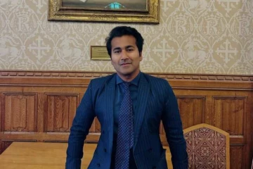 ஒரு மணி நேரத்திற்கு ரூ.18,000 சம்பாதிக்கும் இந்திய இளைஞர் - என்ன வேலை தெரியுமா?