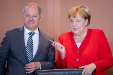 16 வருடங்கள் ஜேர்மனியை ஆட்சி செய்த பலம் பொருந்திய பெண்ணின் கட்சி தோல்வி