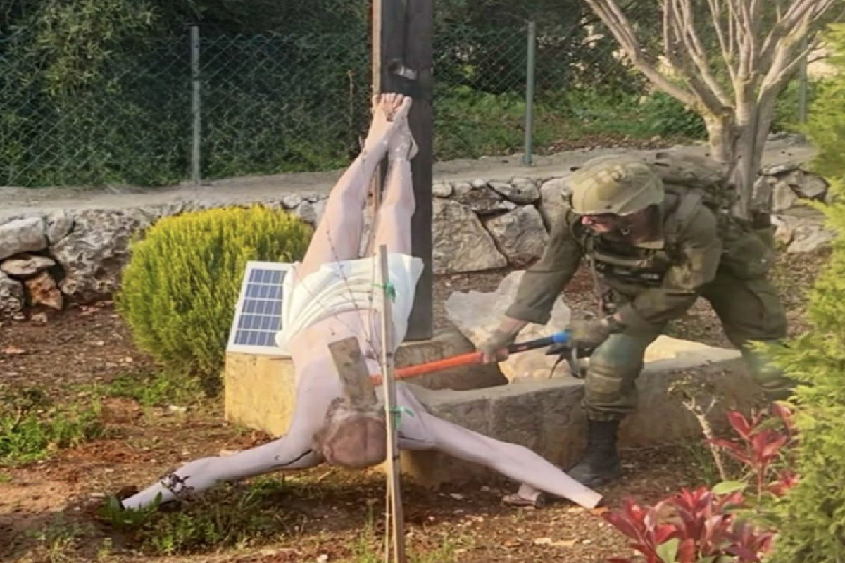 இயேசு கிறிஸ்துவின் சிலையை சேதப்படுத்திய IDF அதிகாரி.. கடும் சீற்றத்தில் நெதன்யாகு | Netanyahu Israeli Solder Attacked Statue Jesus