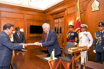 වැඩබලන අගවිනිසුරුවරයෙක් ජනපති විසින් හදිසියේ පත් කරයි..(PHOTOS)