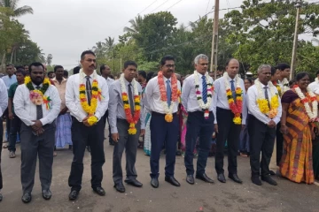 முல்லைத்தீவில் சுதந்திர தினத்தில் 75 பேருக்கு காணி அத்தாட்சி பத்திரங்கள் வழங்கி வைப்பு(Photos)